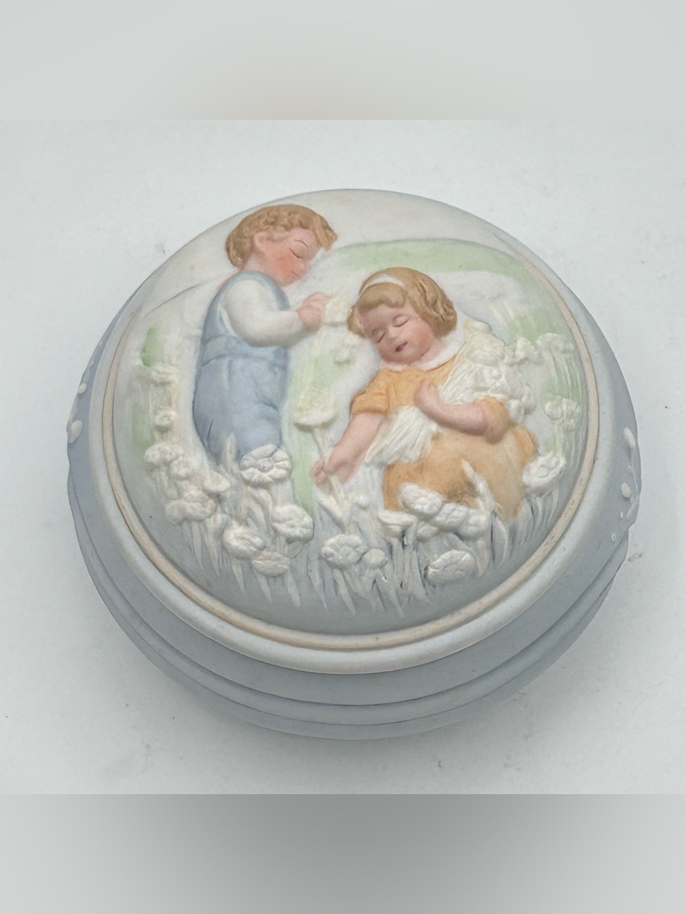 Avon Golden Dreams Porcelain Music Box Trinket Dish 1985 Hand Painted Working